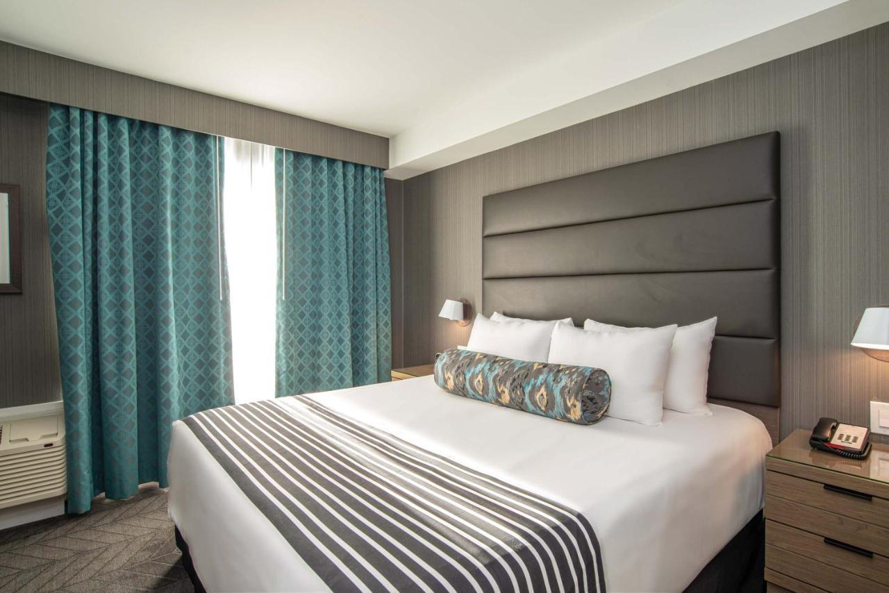Sandman Signature Ottawa Airport Hotel Esterno foto