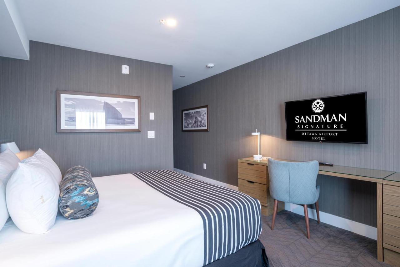 Sandman Signature Ottawa Airport Hotel Esterno foto